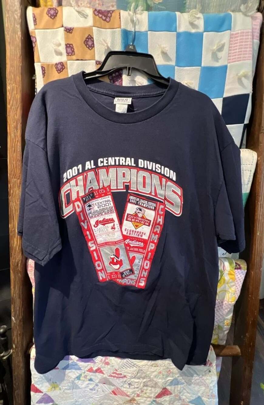 2001 Cleveland Indians AL Central Division Champions Lee Sport T-Shirt - X-Large